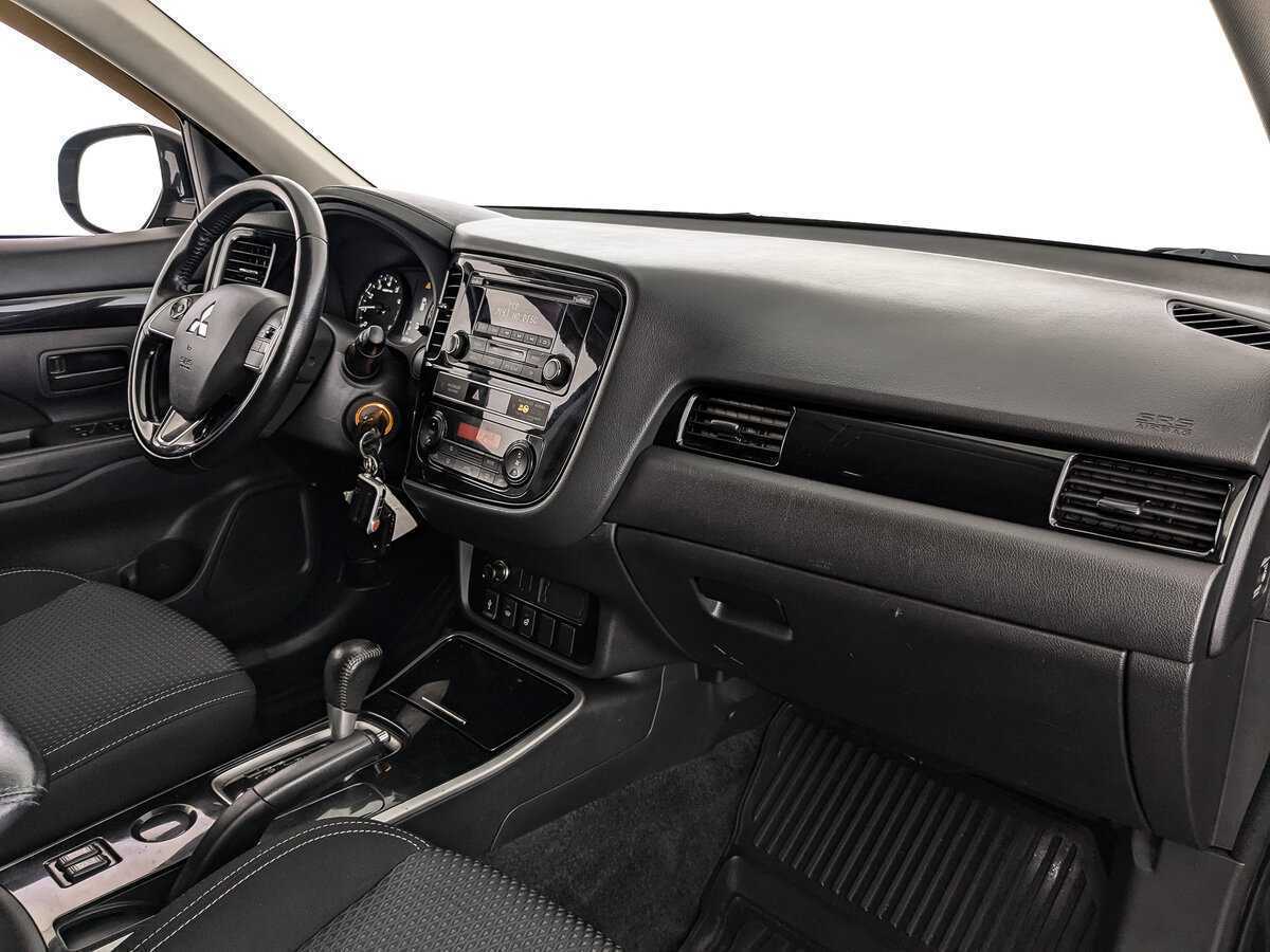 Mitsubishi Outlander б/у, 2018, Вариатор. Фото: #8