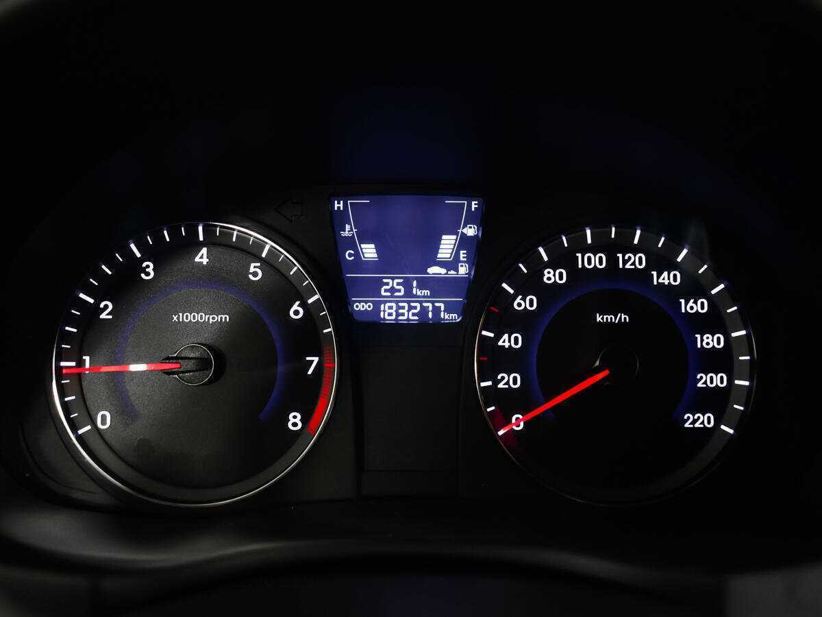 Hyundai Solaris б/у, 2012, Механическая. Фото: #10