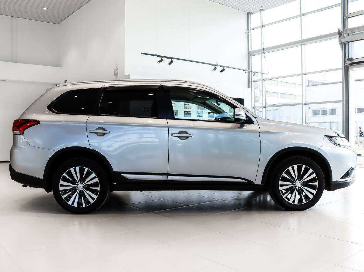 Mitsubishi Outlander б/у, 2019, Вариатор. Фото: #3
