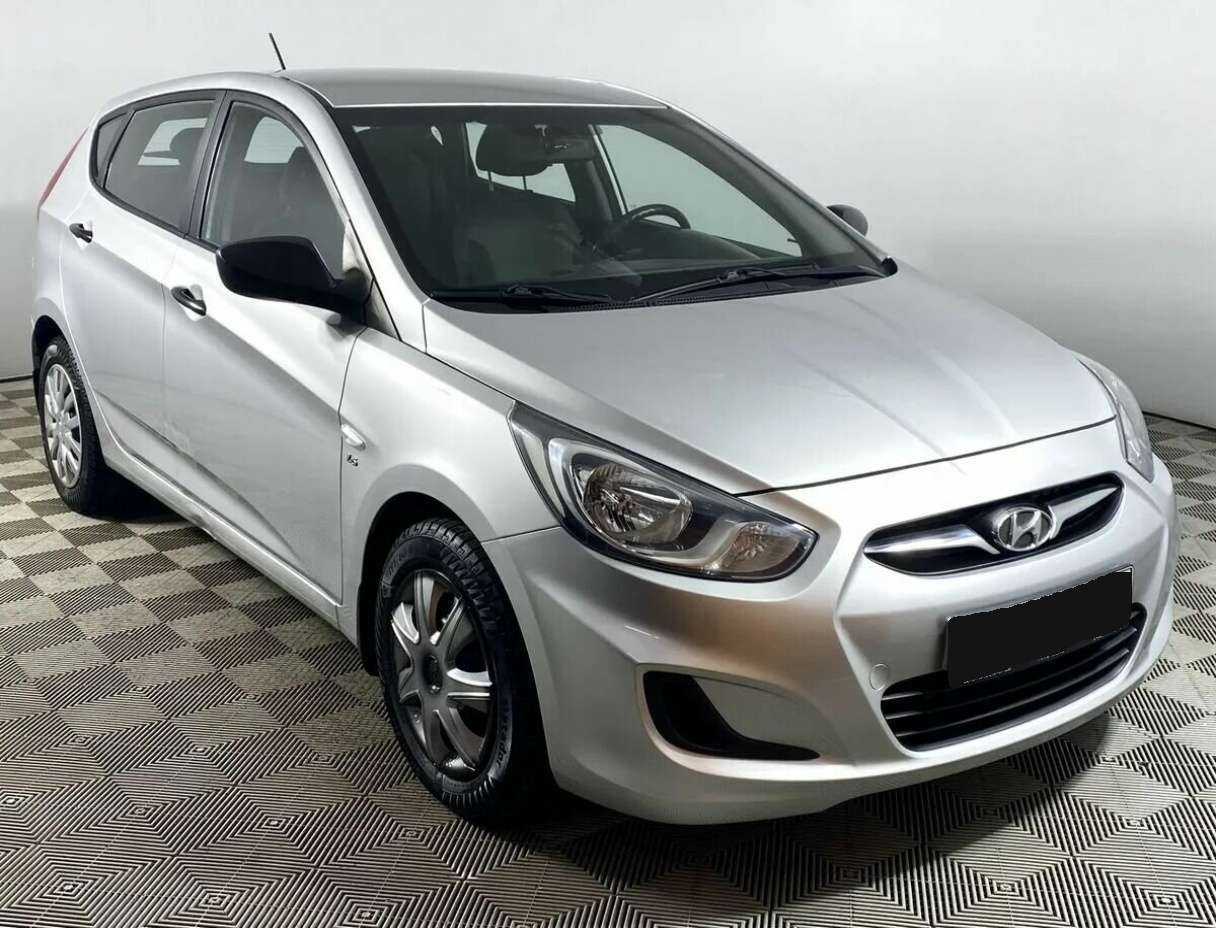Hyundai Solaris б/у, 2014, Автоматическая. Фото: #2