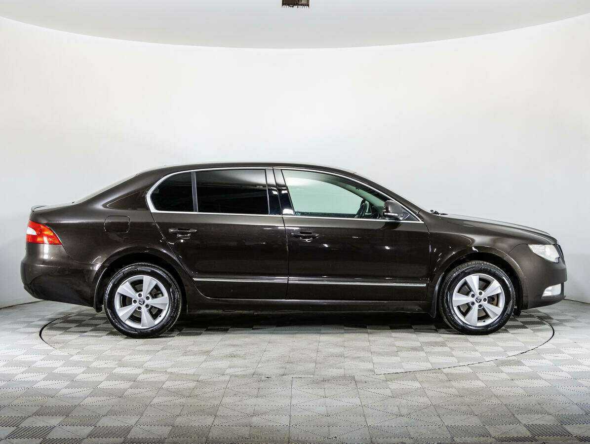 Skoda Superb б/у, 2012, Автоматическая. Фото: #3