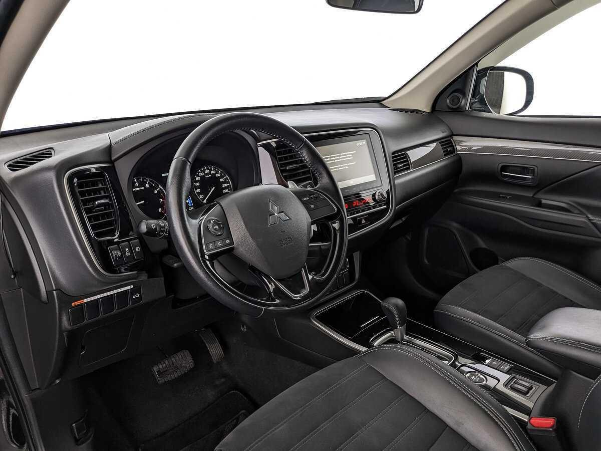 Mitsubishi Outlander б/у, 2022, Вариатор. Фото: #10