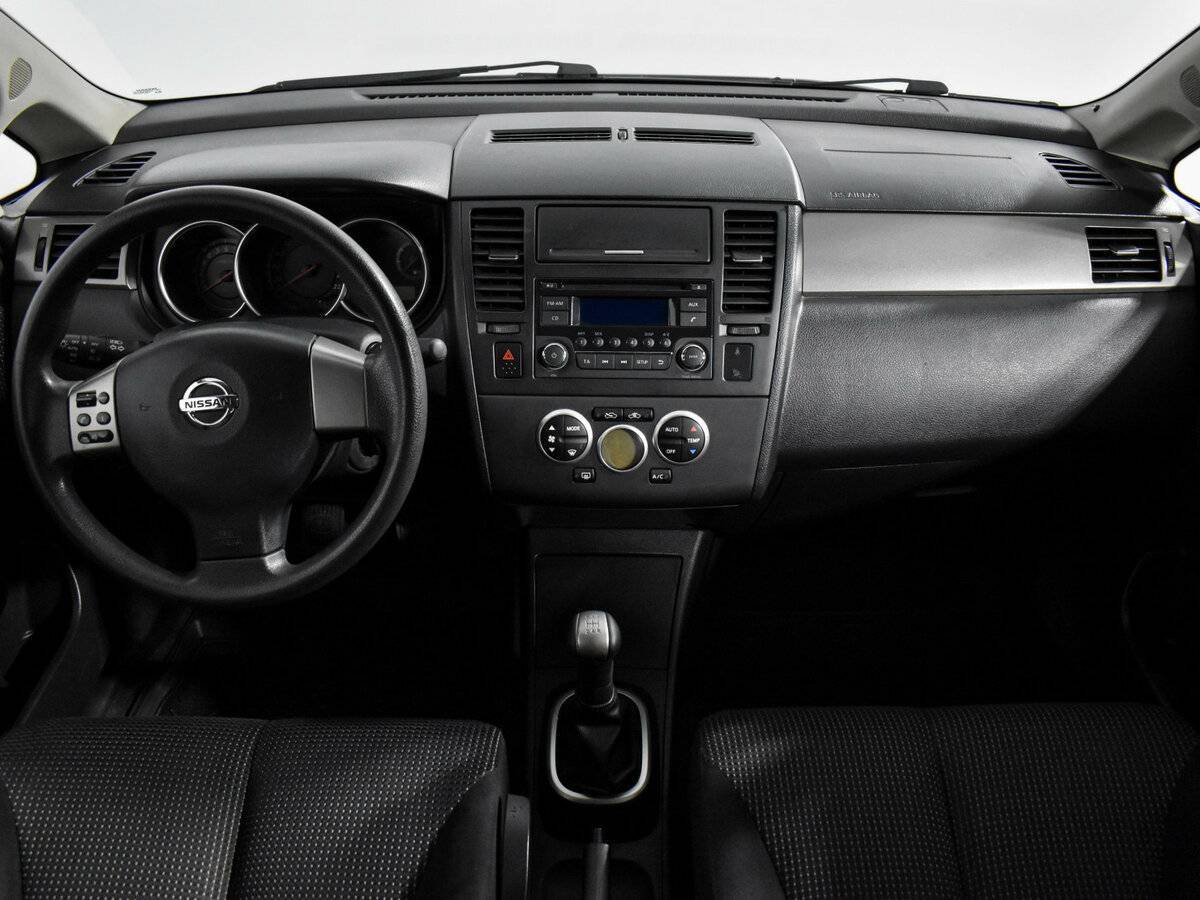 Nissan Tiida б/у, 2013, Механическая. Фото: #12