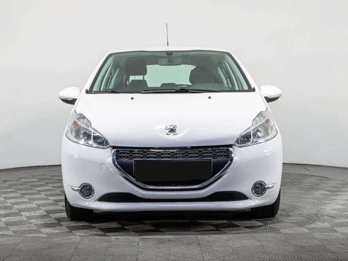 Peugeot 208 б/у, 2013, Автоматическая. Фото: #1