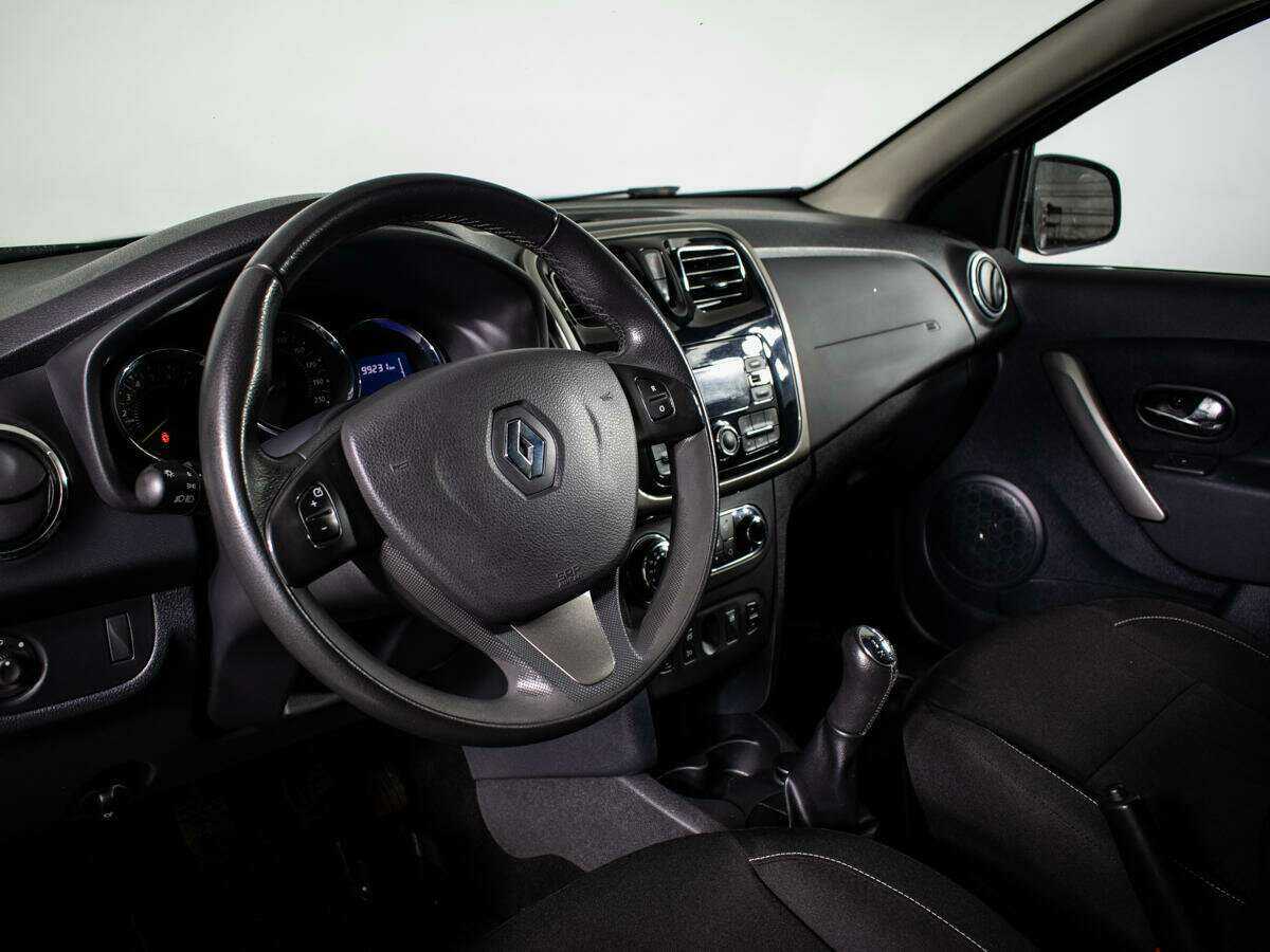 Renault Sandero б/у, 2017, Механическая. Фото: #10