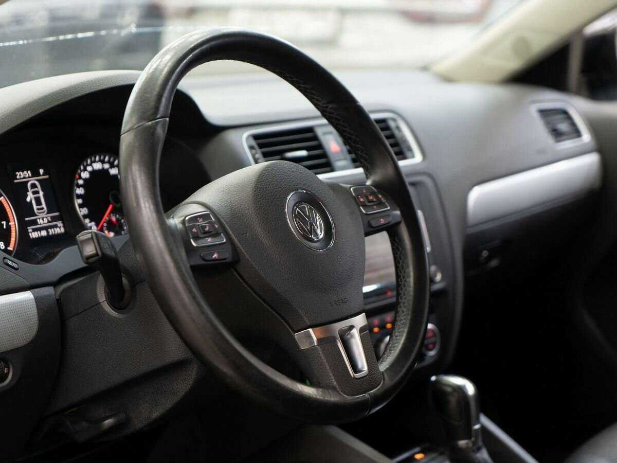 Volkswagen Jetta б/у, 2013, Автоматическая. Фото: #4
