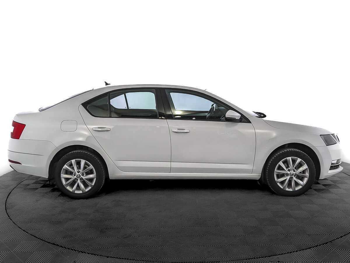 Skoda Octavia б/у, 2019, Механическая. Фото: #3