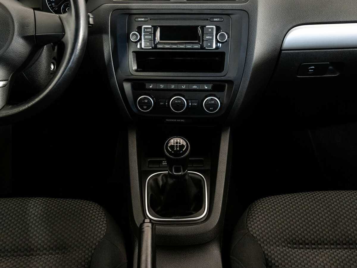 Volkswagen Jetta б/у, 2013, Механическая. Фото: #10