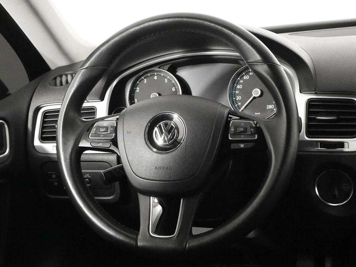 Volkswagen Touareg б/у, 2012, Автоматическая. Фото: #11