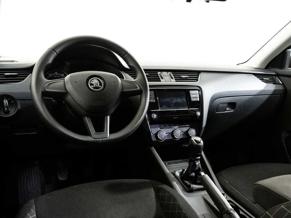Skoda Octavia б/у, 2020, Механическая. Фото: #8