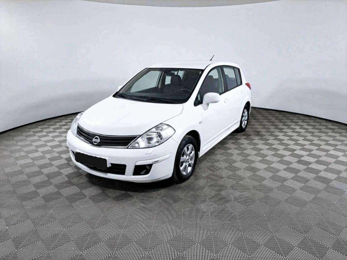 Nissan Tiida б/у, 2012, Механическая. Фото: #0