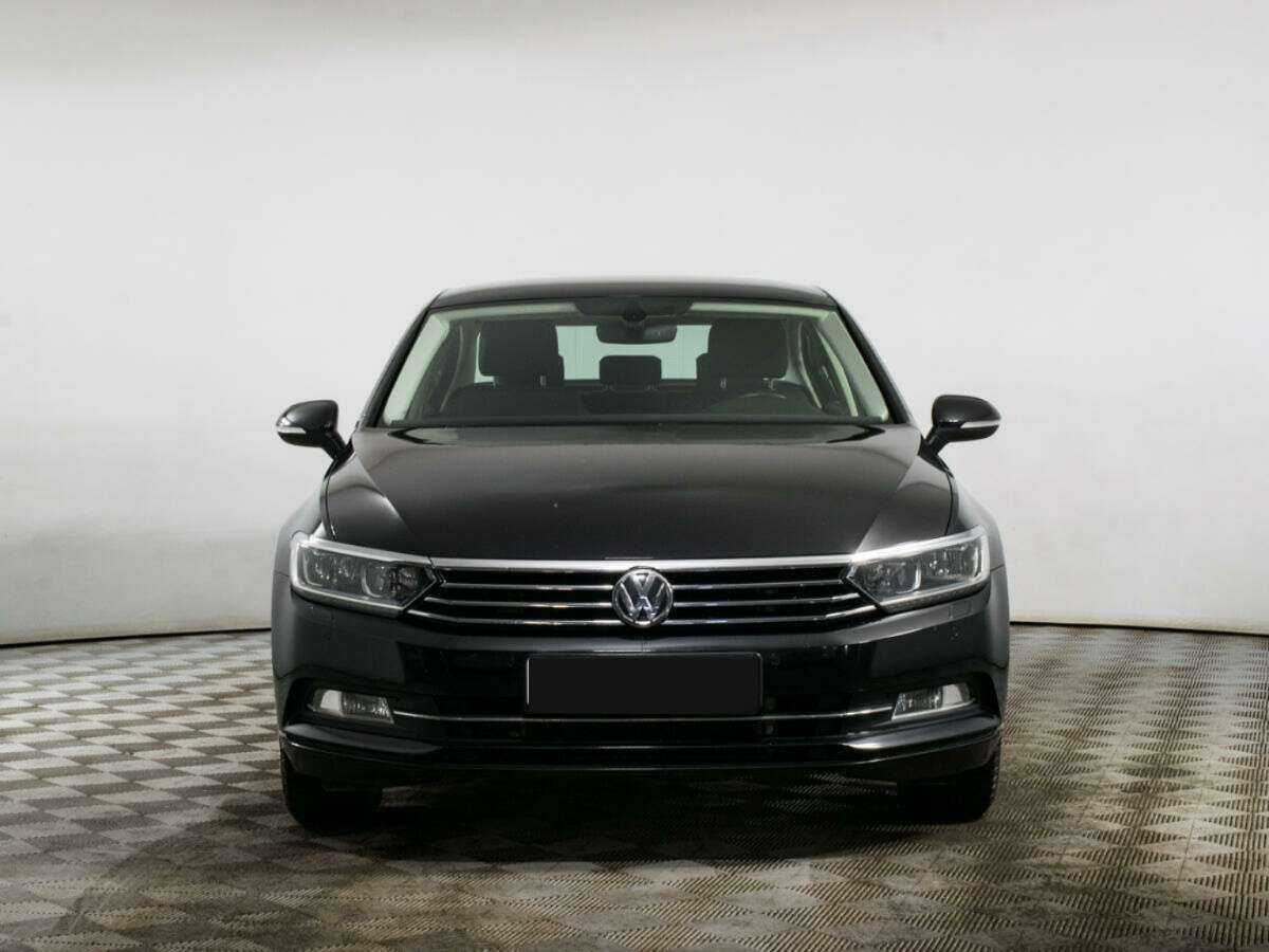 Volkswagen Passat б/у, 2017, Роботизированная. Фото: #1