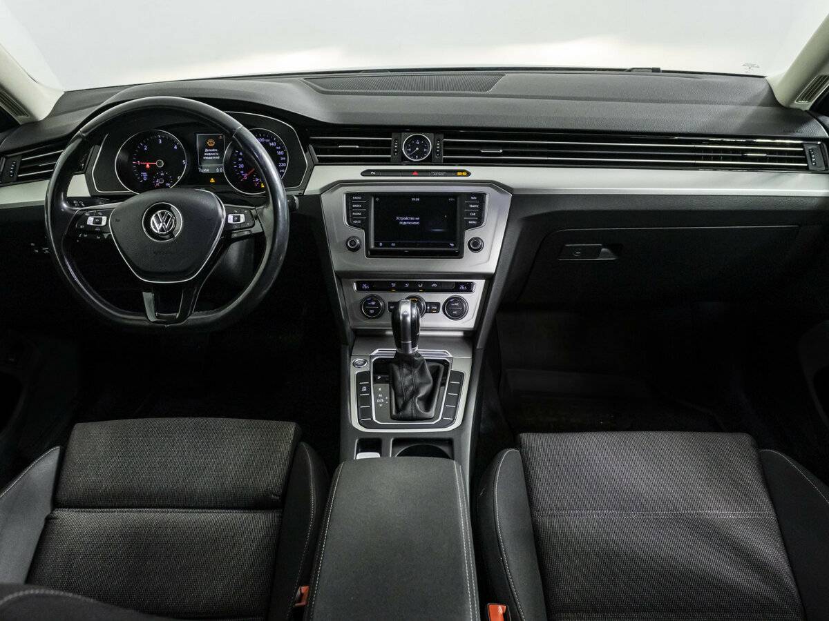 Volkswagen Passat б/у, 2017, Роботизированная. Фото: #9
