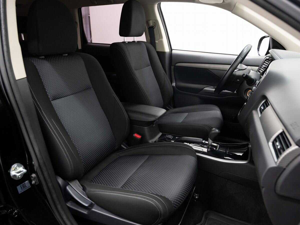 Mitsubishi Outlander б/у, 2018, Вариатор. Фото: #11