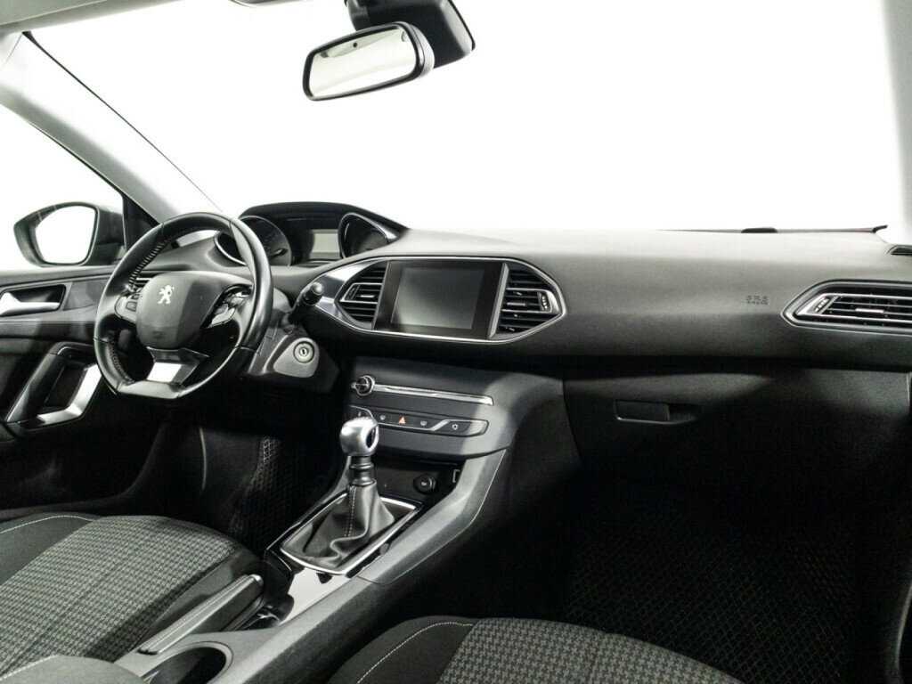 Peugeot 308 б/у, 2018, Механическая. Фото: #8