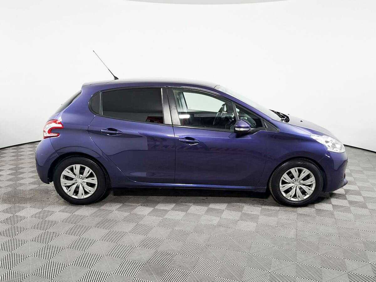Peugeot 208 б/у, 2013, Автоматическая. Фото: #3