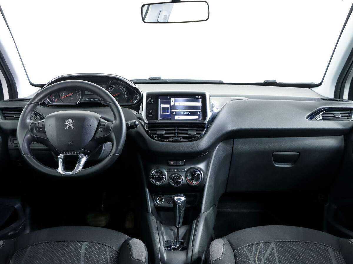Peugeot 208 б/у, 2013, Автоматическая. Фото: #9