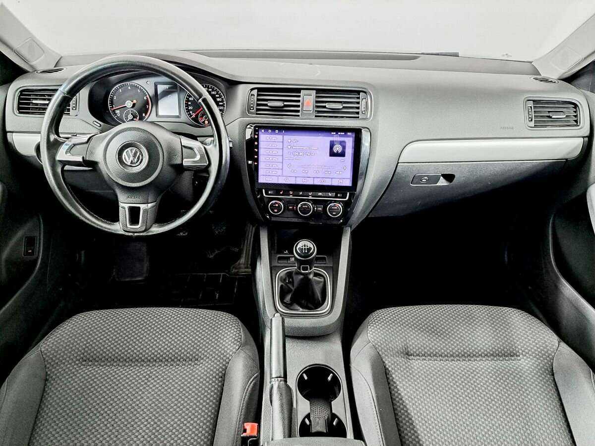 Volkswagen Jetta б/у, 2013, Механическая. Фото: #11