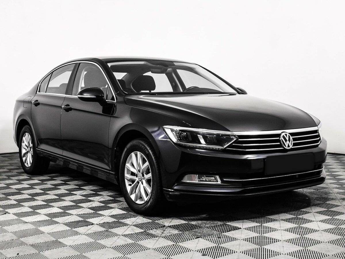 Volkswagen Passat б/у, 2018, Роботизированная. Фото: #2