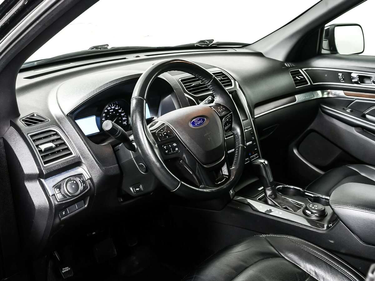 Ford Explorer б/у, 2017, Автоматическая. Фото: #12