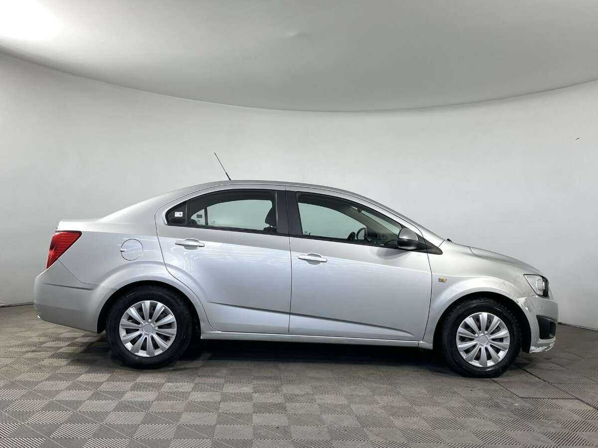 Chevrolet Aveo б/у, 2013, Механическая. Фото: #2