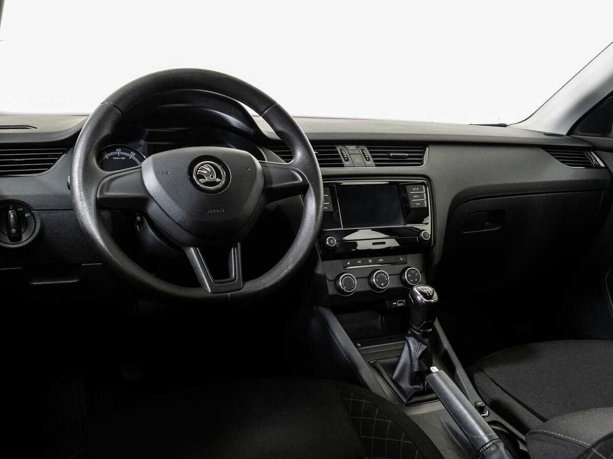 Skoda Octavia б/у, 2019, Механическая. Фото: #10