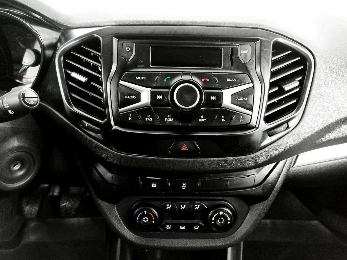 Lada (ВАЗ) Vesta б/у, 2019, Механическая. Фото: #12