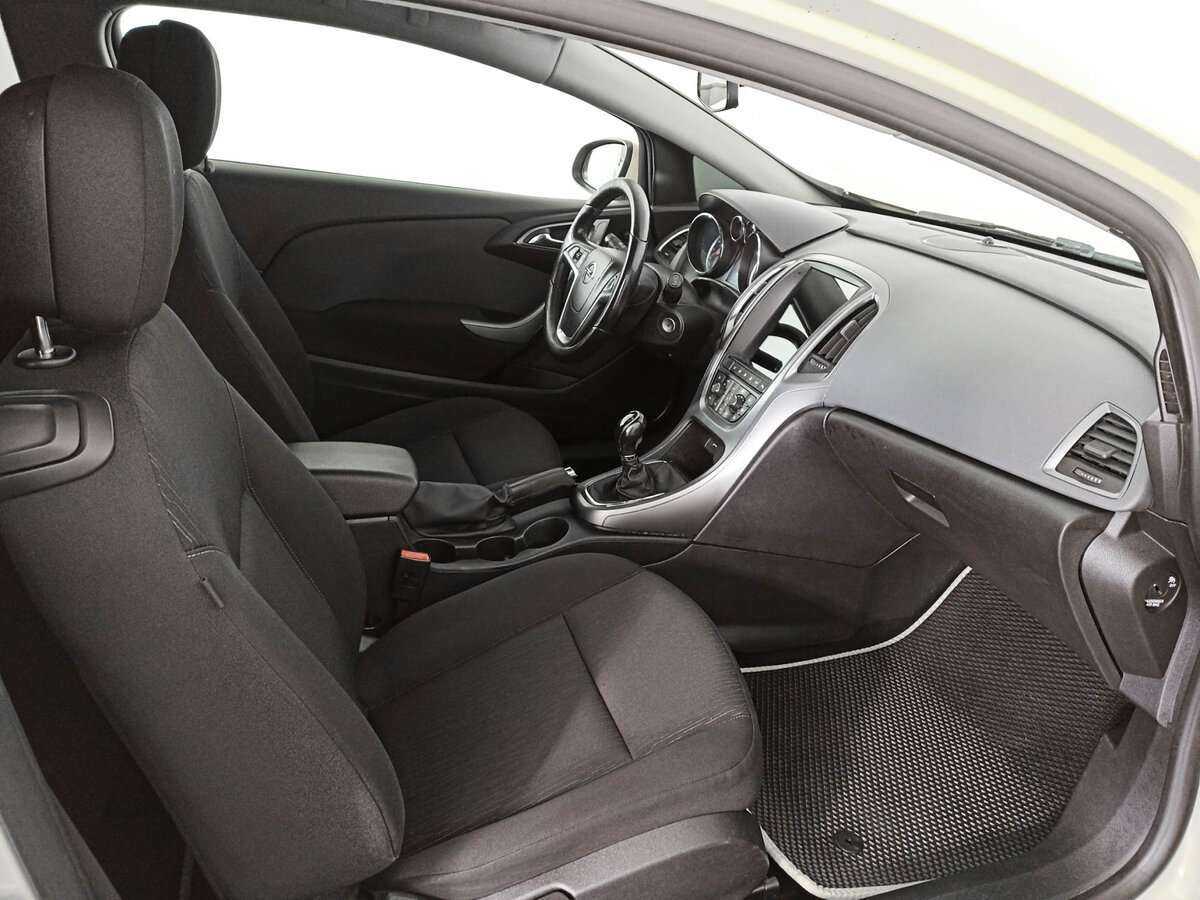Opel Astra б/у, 2014, Механическая. Фото: #6