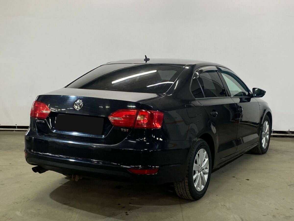 Volkswagen Jetta б/у, 2013, Механическая. Фото: #4