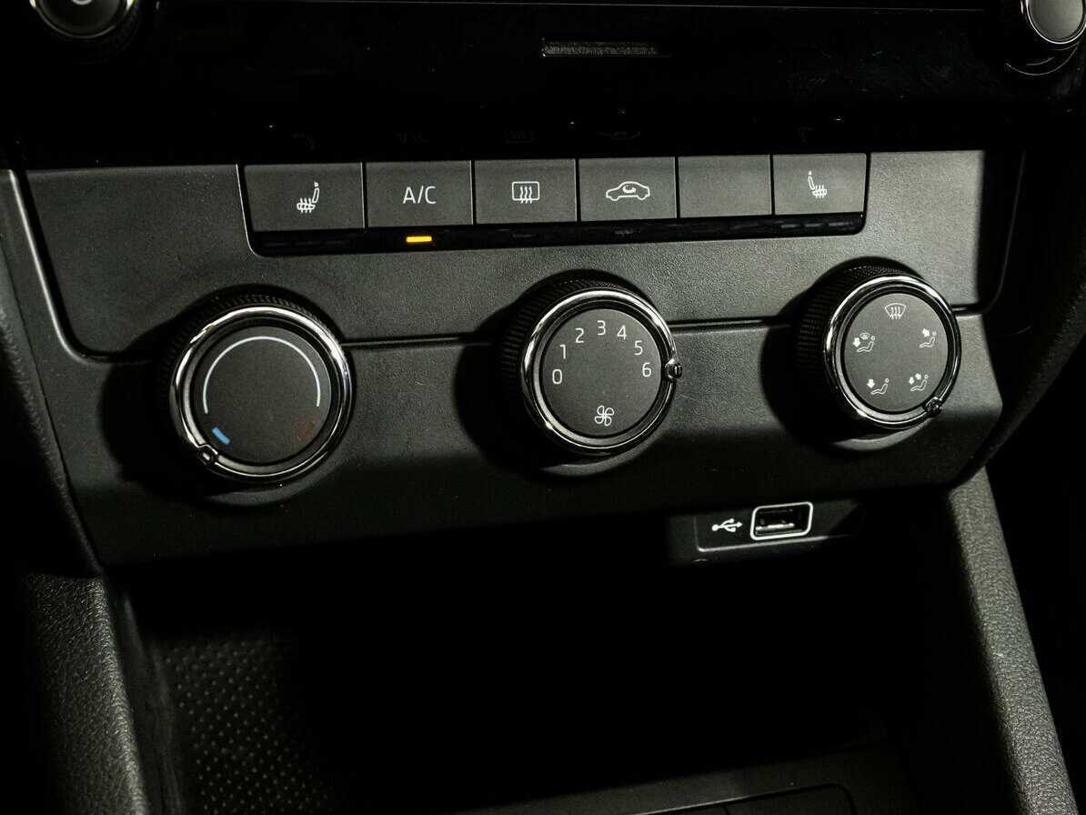 Skoda Octavia б/у, 2020, Механическая. Фото: #11