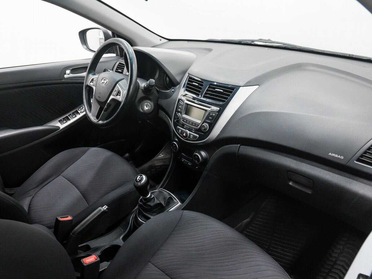 Hyundai Solaris б/у, 2016, Механическая. Фото: #7