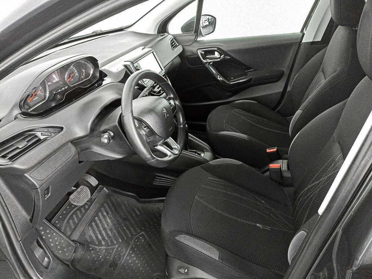 Peugeot 208 б/у, 2013, Автоматическая. Фото: #13