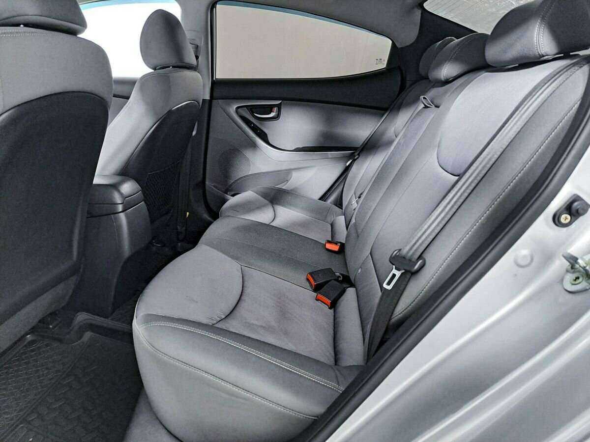 Hyundai Elantra б/у, 2015, Механическая. Фото: #9