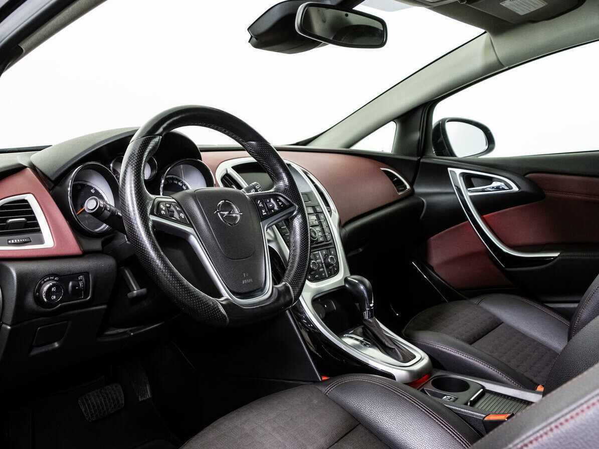 Opel Astra б/у, 2013, Автоматическая. Фото: #10