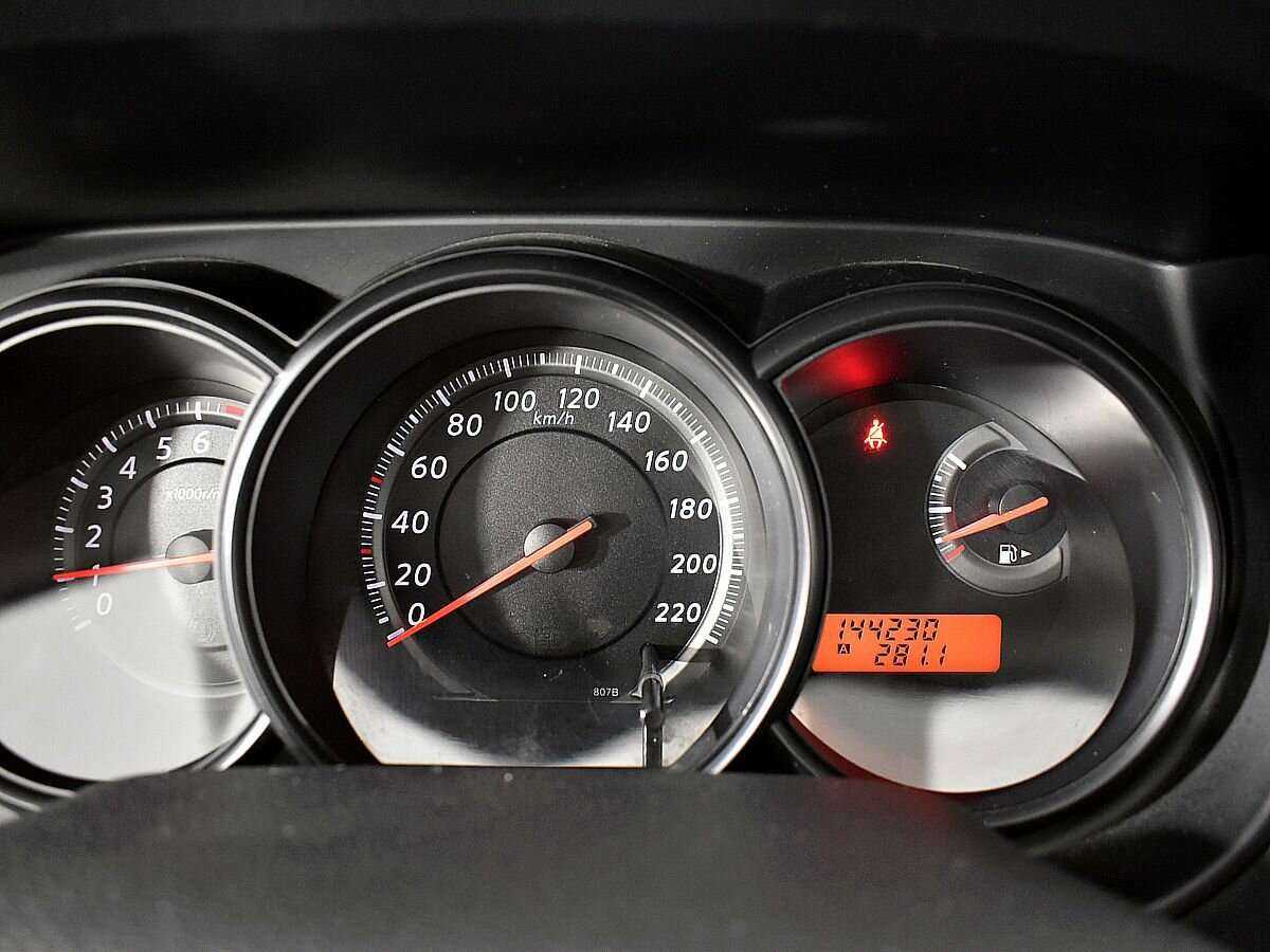 Nissan Tiida б/у, 2013, Автоматическая. Фото: #11