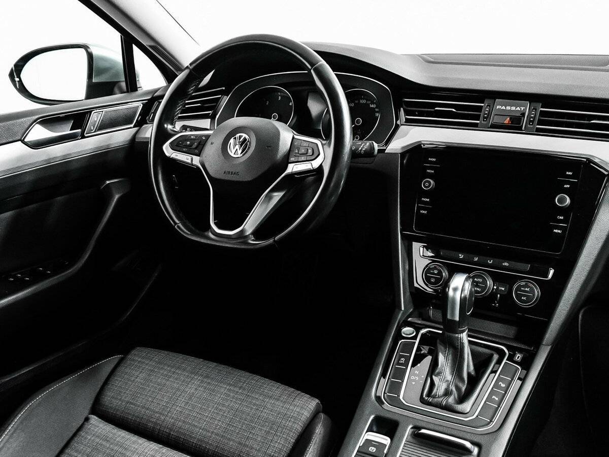 Volkswagen Passat б/у, 2019, Роботизированная. Фото: #8