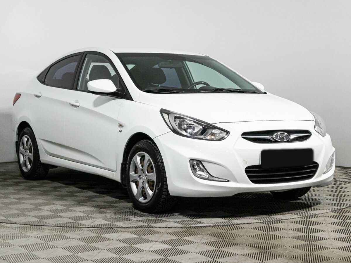 Hyundai Solaris б/у, 2013, Механическая. Фото: #2