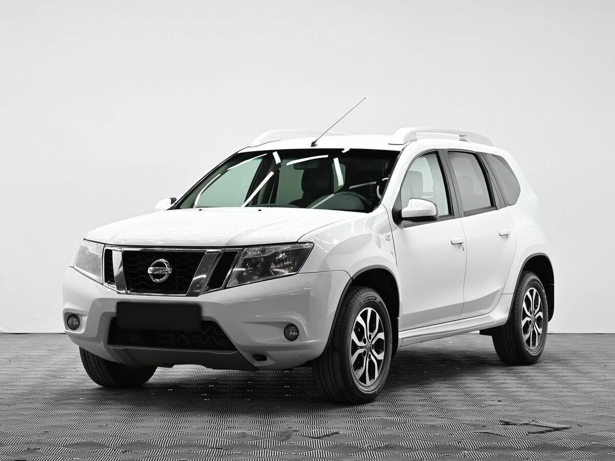 Nissan Terrano б/у, 2017, Автоматическая. Фото: #0