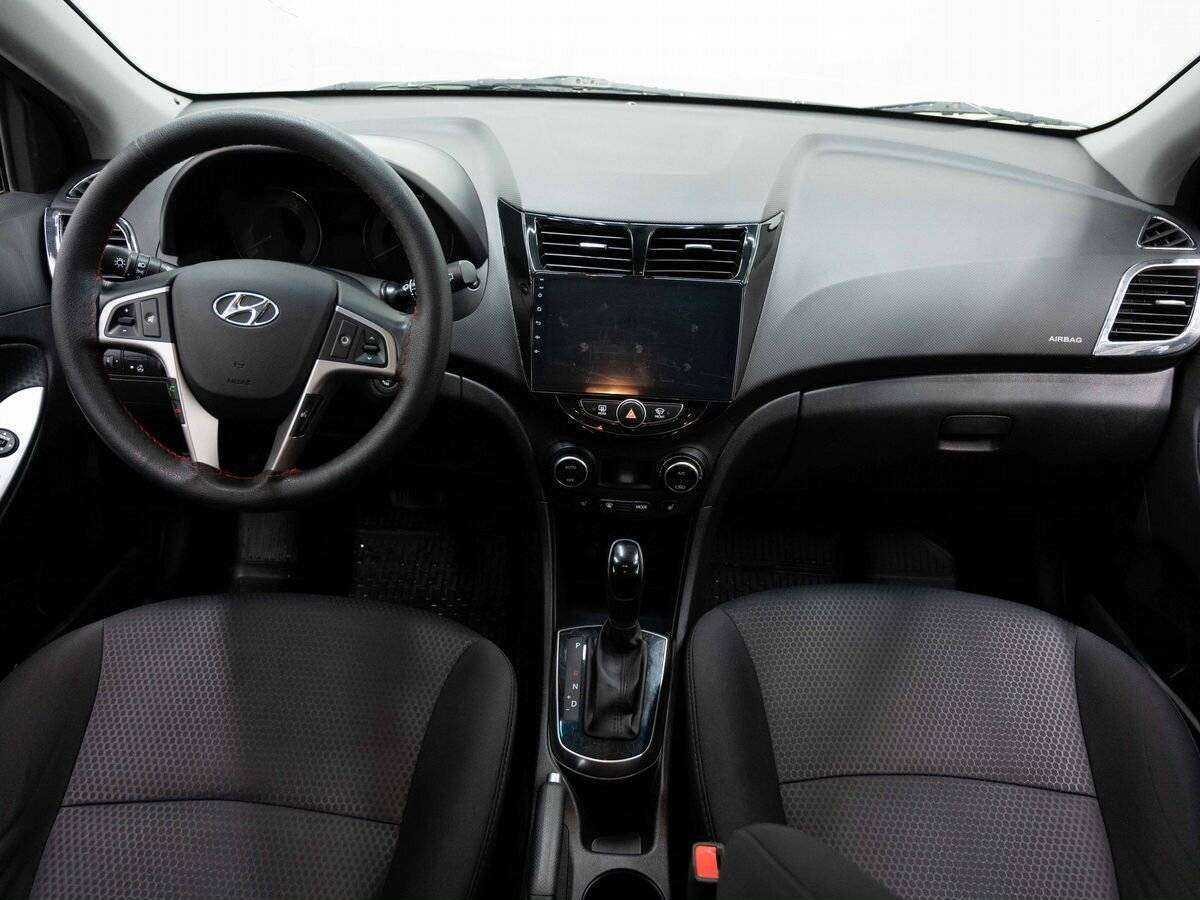 Hyundai Solaris б/у, 2016, Автоматическая. Фото: #12