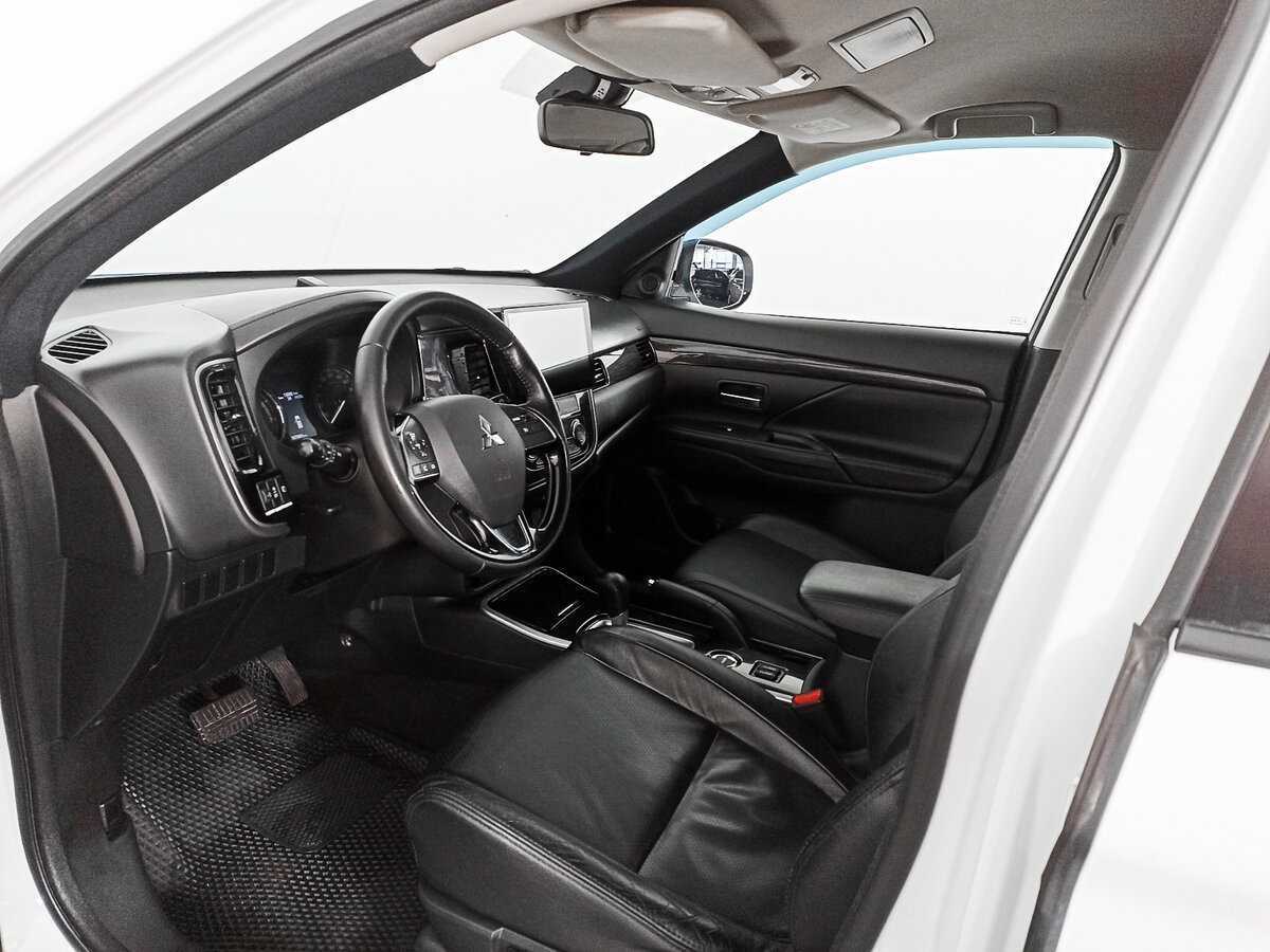 Mitsubishi Outlander б/у, 2018, Вариатор. Фото: #13