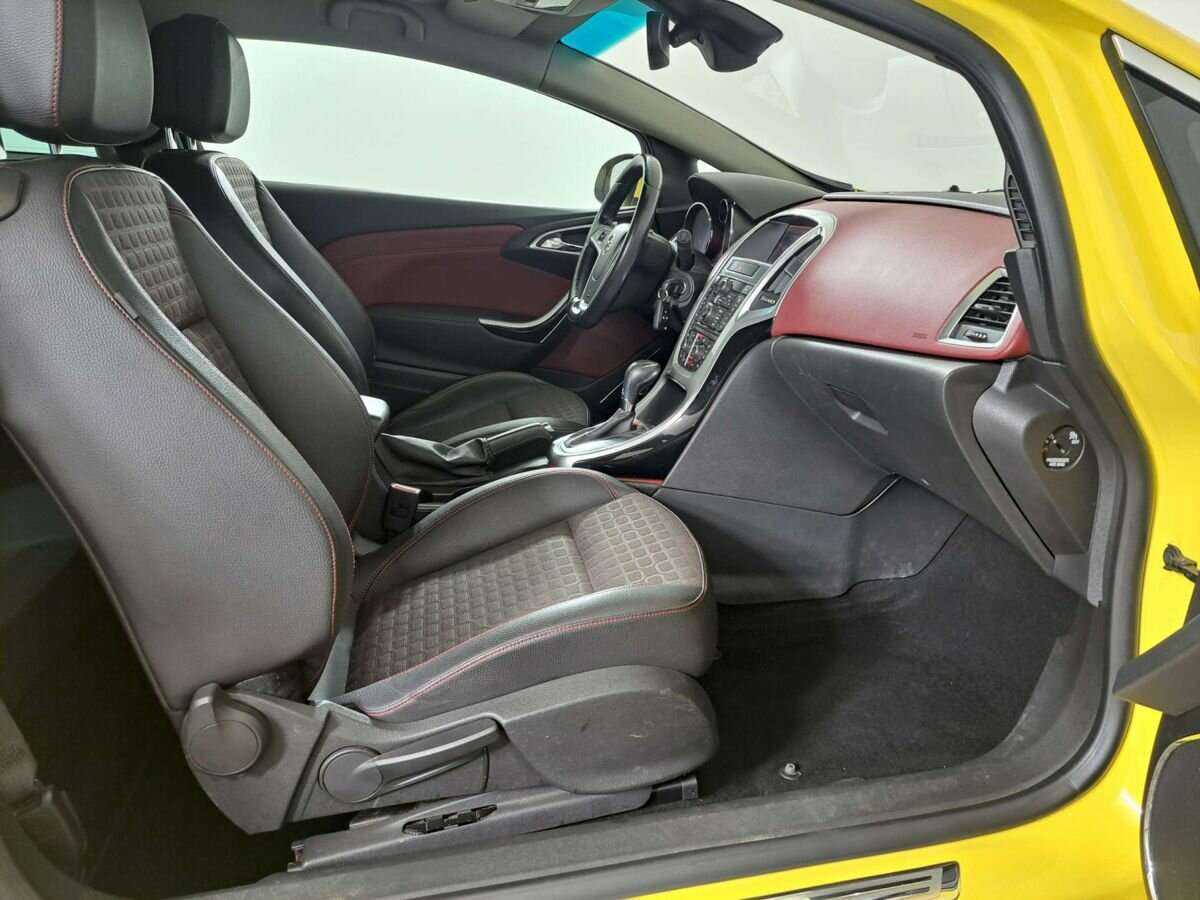 Opel Astra б/у, 2013, Автоматическая. Фото: #8