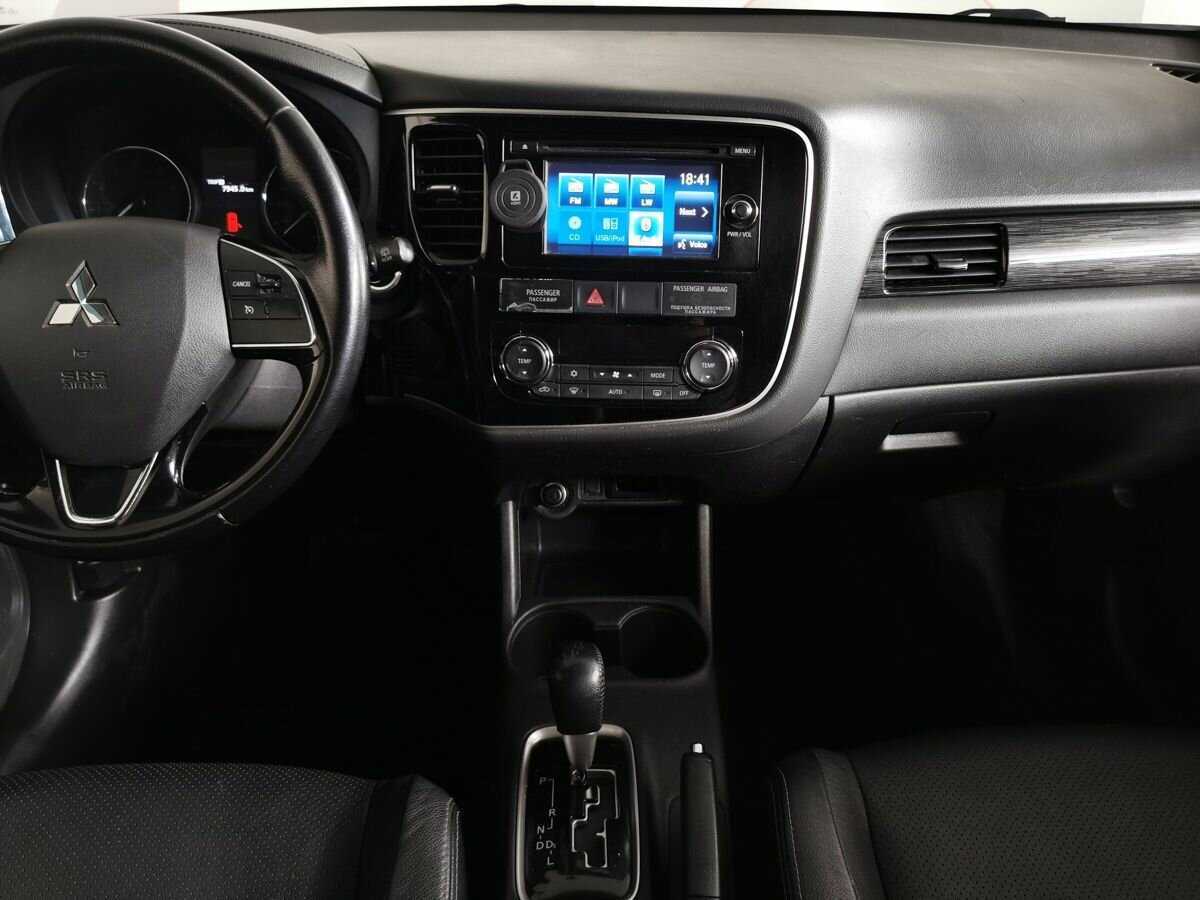 Mitsubishi Outlander б/у, 2016, Вариатор. Фото: #10