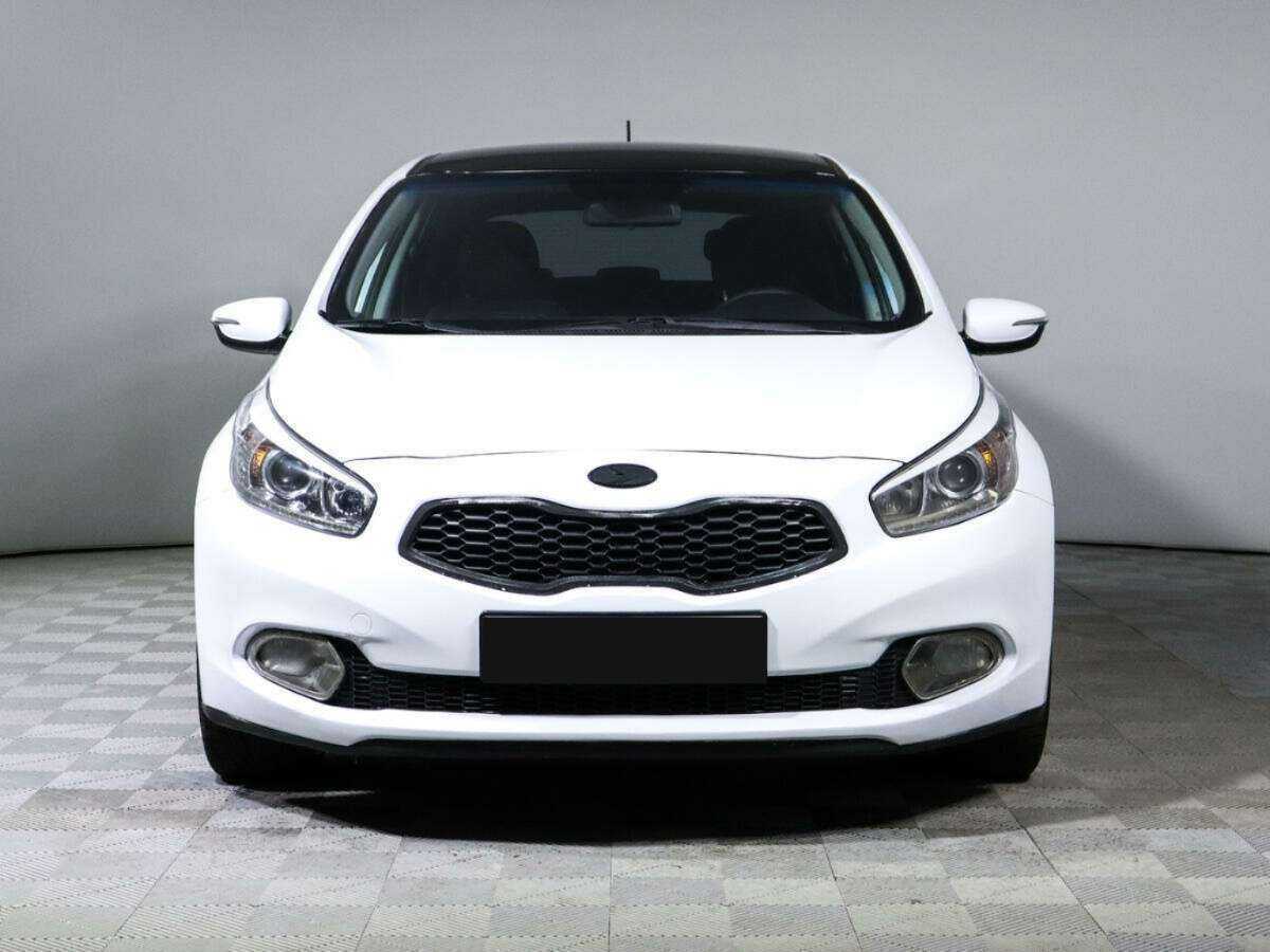 Kia Ceed б/у, 2013, Автоматическая. Фото: #1
