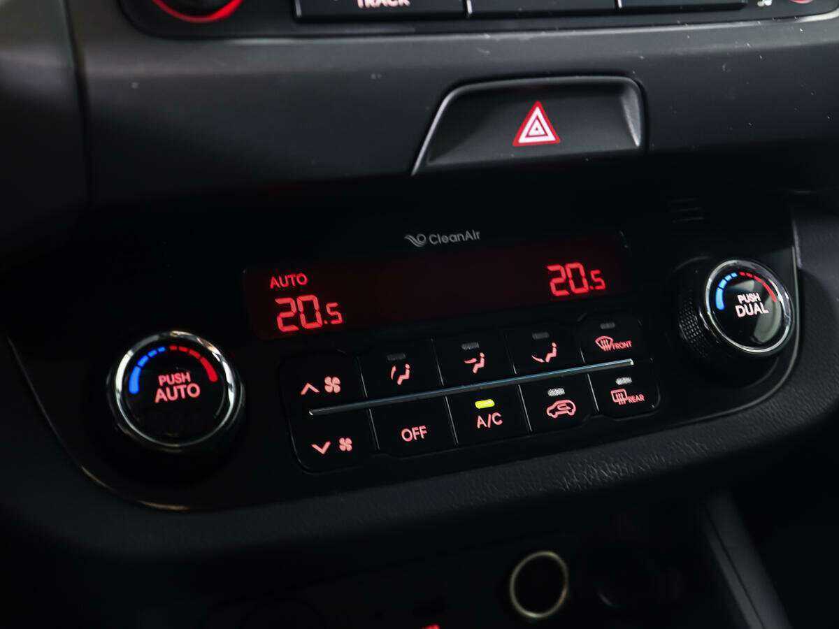 Kia Sportage б/у, 2012, Автоматическая. Фото: #18