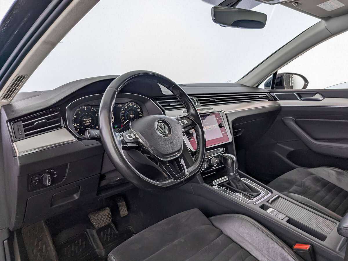Volkswagen Passat б/у, 2017, Роботизированная. Фото: #15