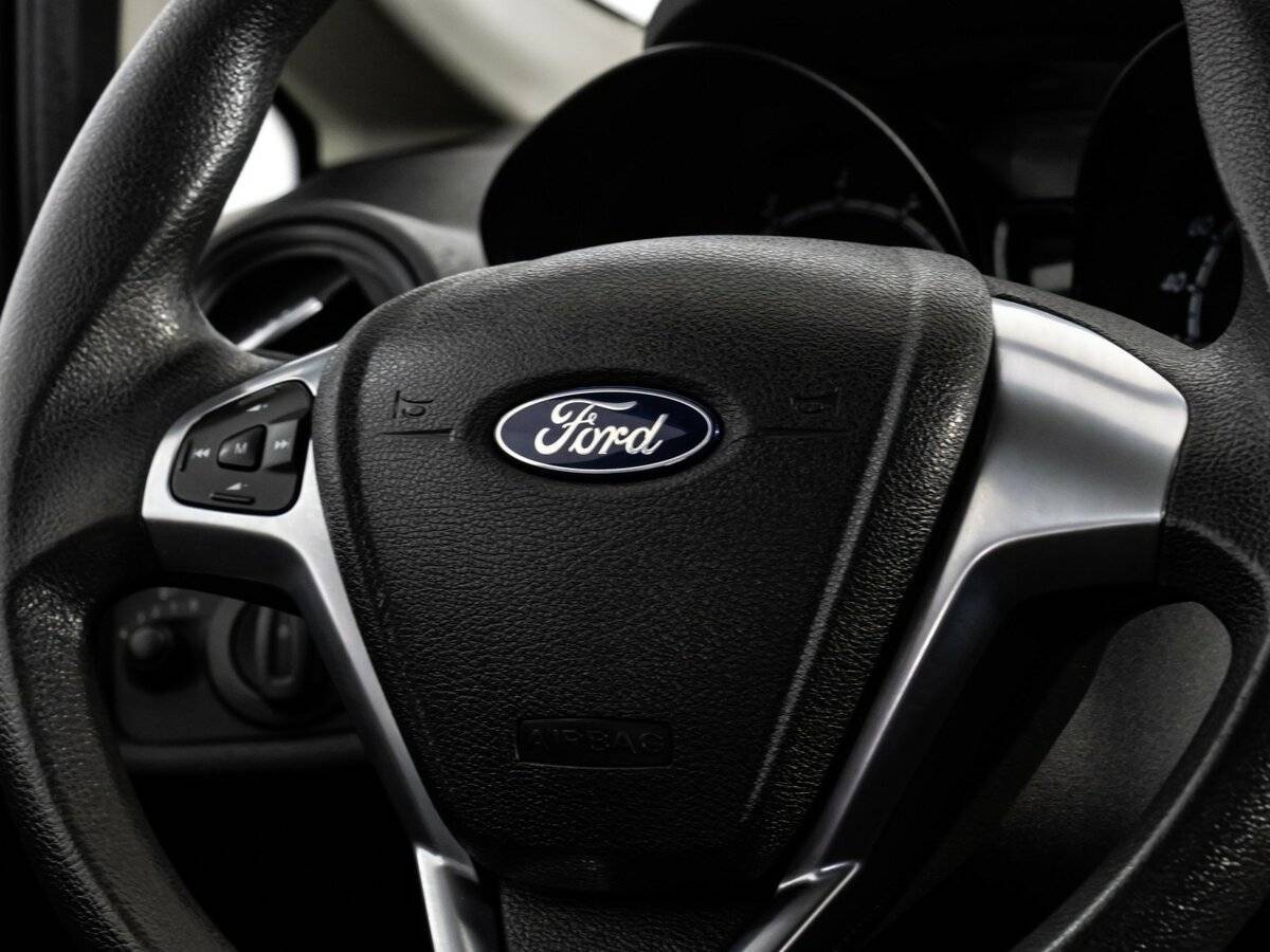 Ford Fiesta б/у, 2015, Механическая. Фото: #10