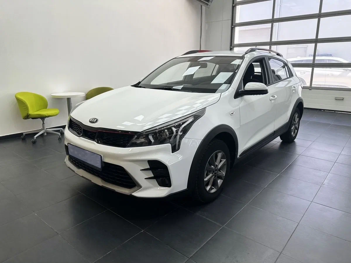 KIA Rio X с салона по цене от 1 574 900 рублей