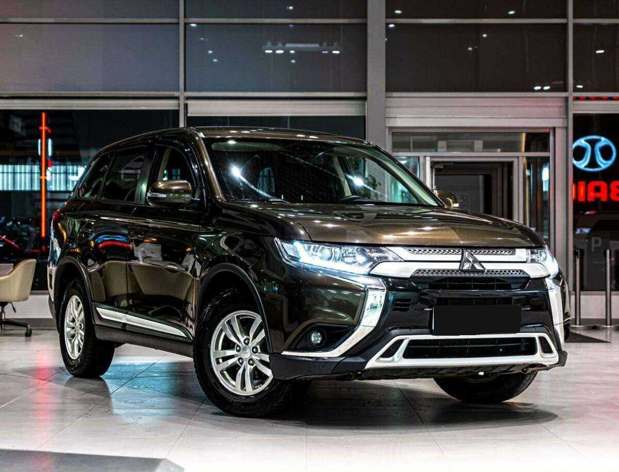 Mitsubishi Outlander б/у, 2018, Вариатор. Фото: #1