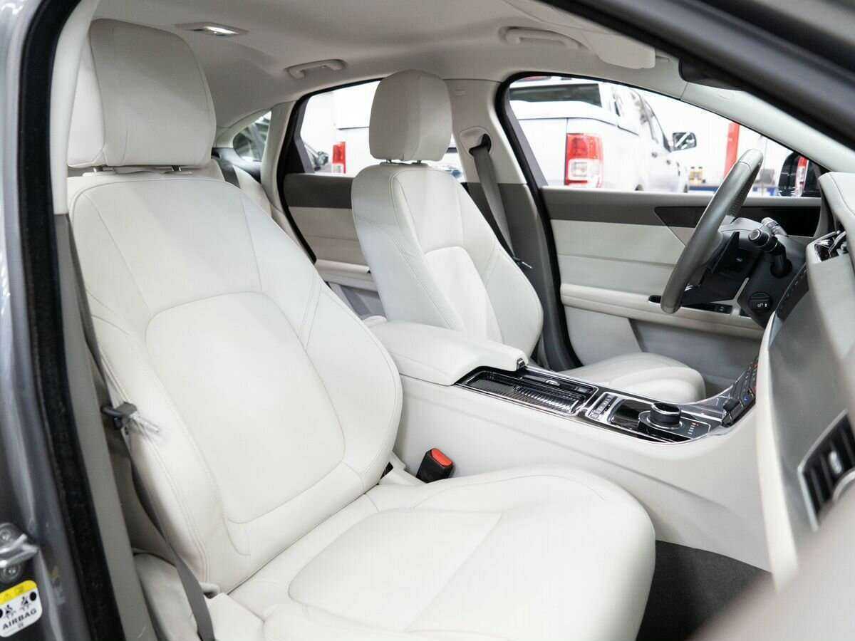 Jaguar XF б/у, 2017, Автоматическая. Фото: #8