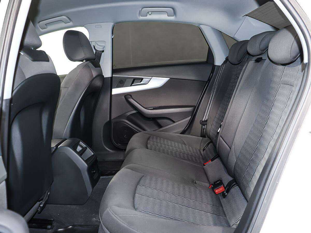 Audi A4 б/у, 2015, Роботизированная. Фото: #9